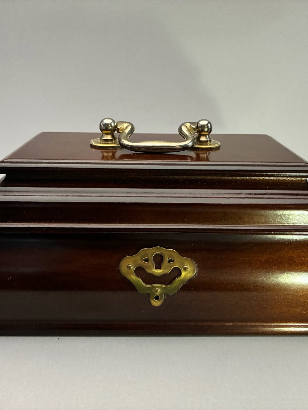 Vintage The Bombay Company wooden jewelry box with Mahogany finish